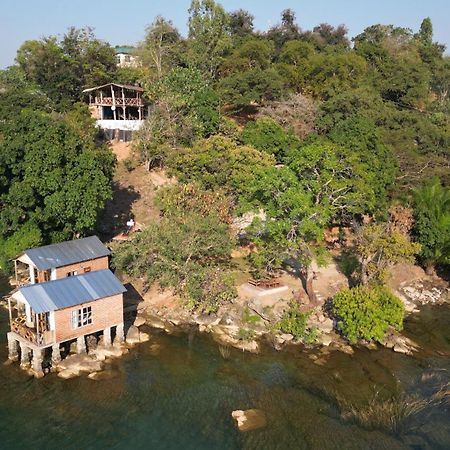 Soul Rebel Lodge & Backpackers Nkhata Bay Экстерьер фото