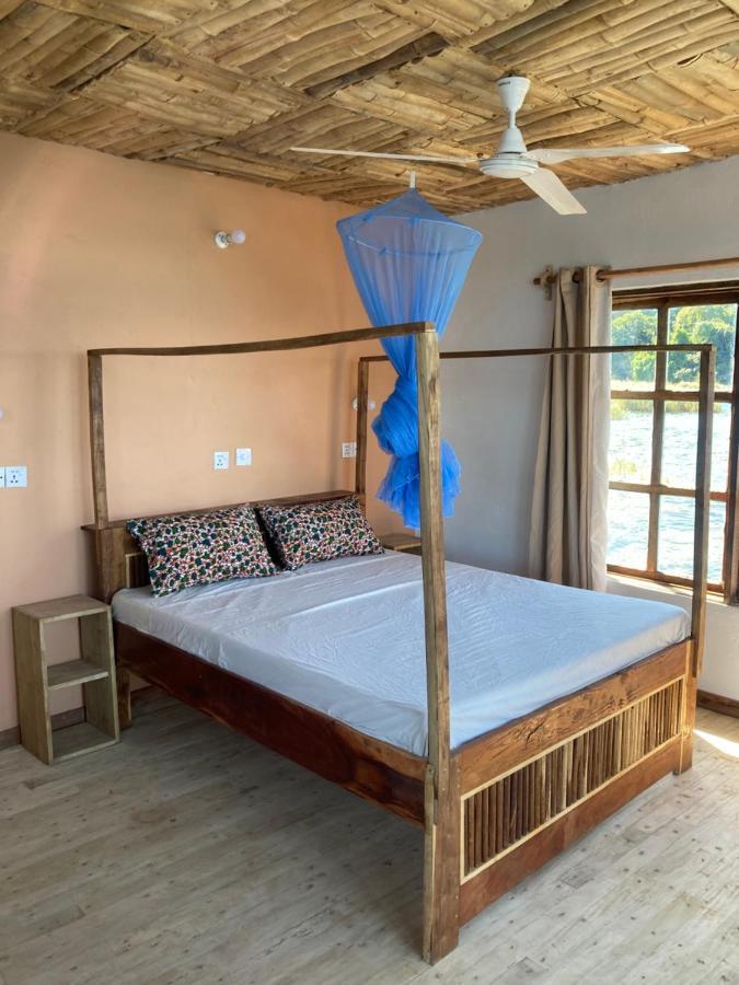 Soul Rebel Lodge & Backpackers Nkhata Bay Экстерьер фото