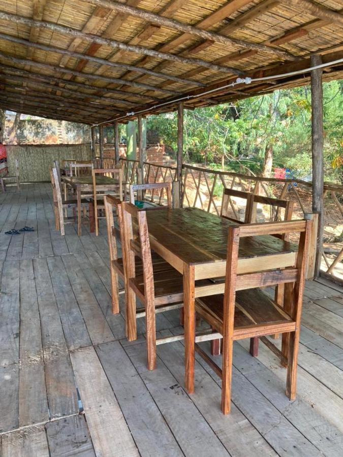 Soul Rebel Lodge & Backpackers Nkhata Bay Экстерьер фото