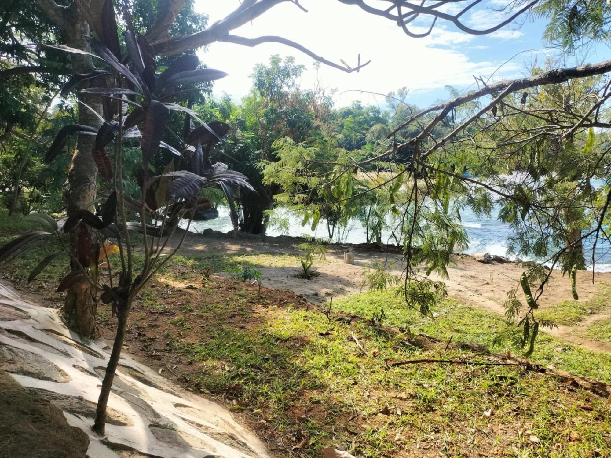 Soul Rebel Lodge & Backpackers Nkhata Bay Экстерьер фото